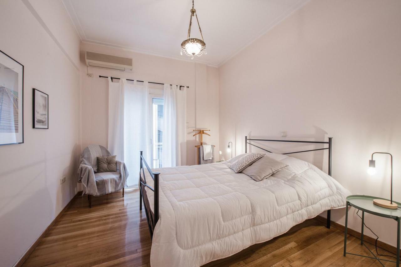 Retro Apartment At Trendy Exarcheia Атина Екстериор снимка