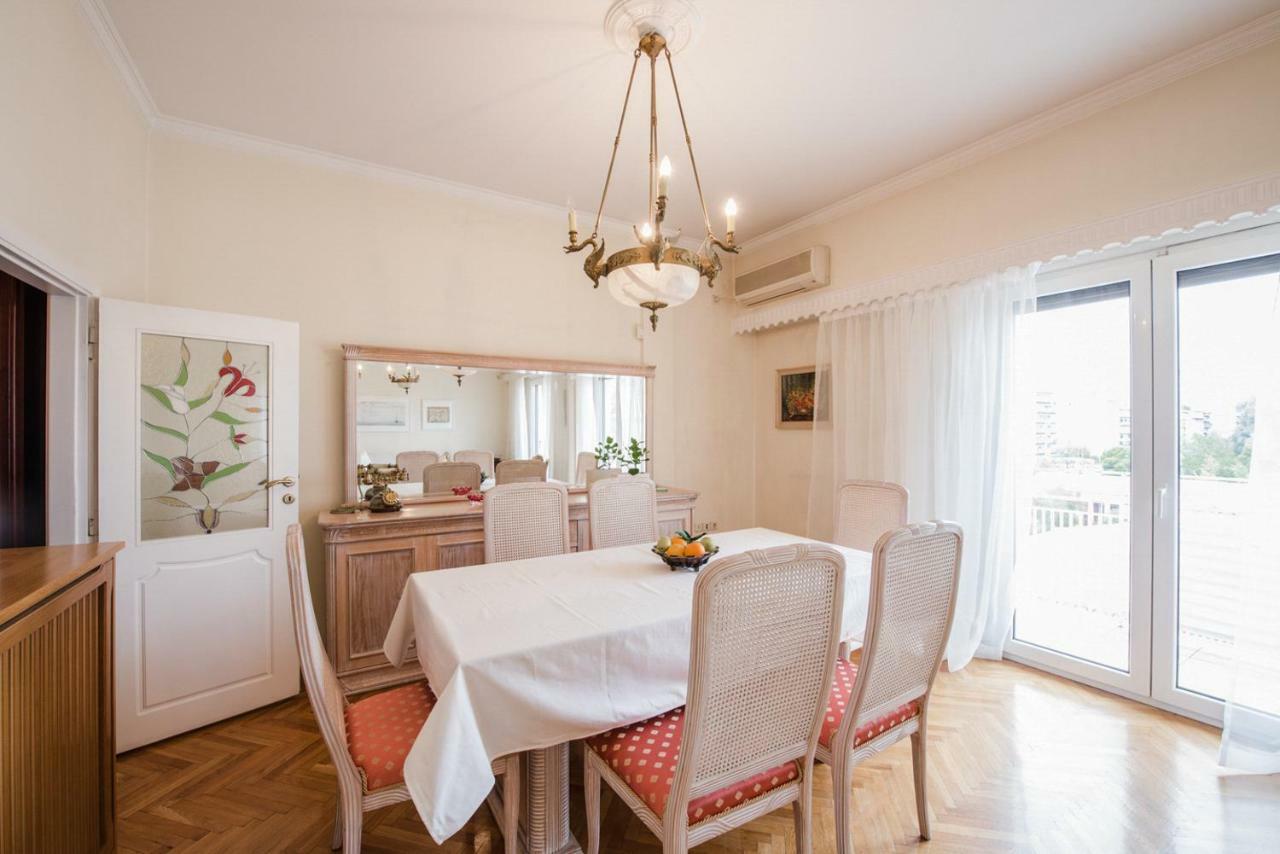 Retro Apartment At Trendy Exarcheia Атина Екстериор снимка