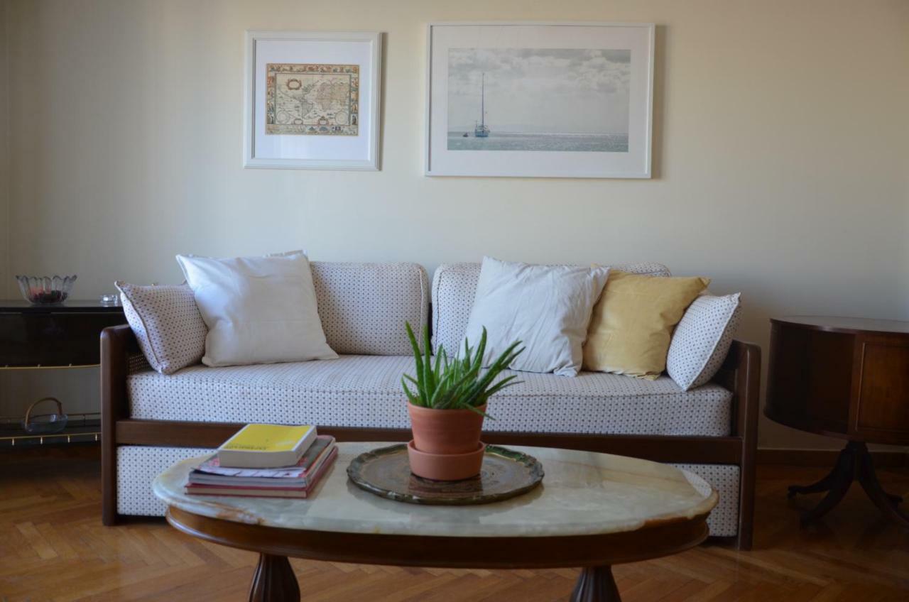 Retro Apartment At Trendy Exarcheia Атина Екстериор снимка