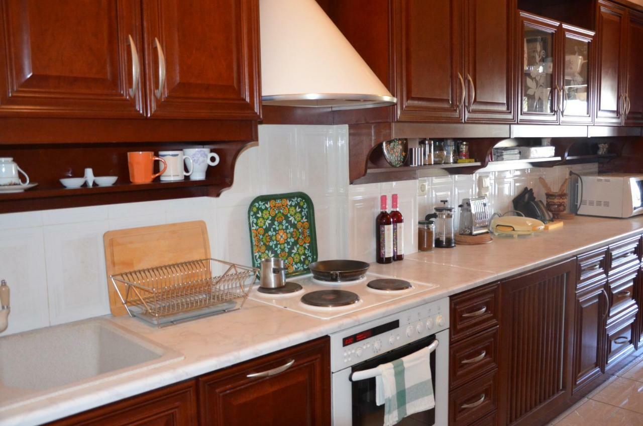 Retro Apartment At Trendy Exarcheia Атина Екстериор снимка