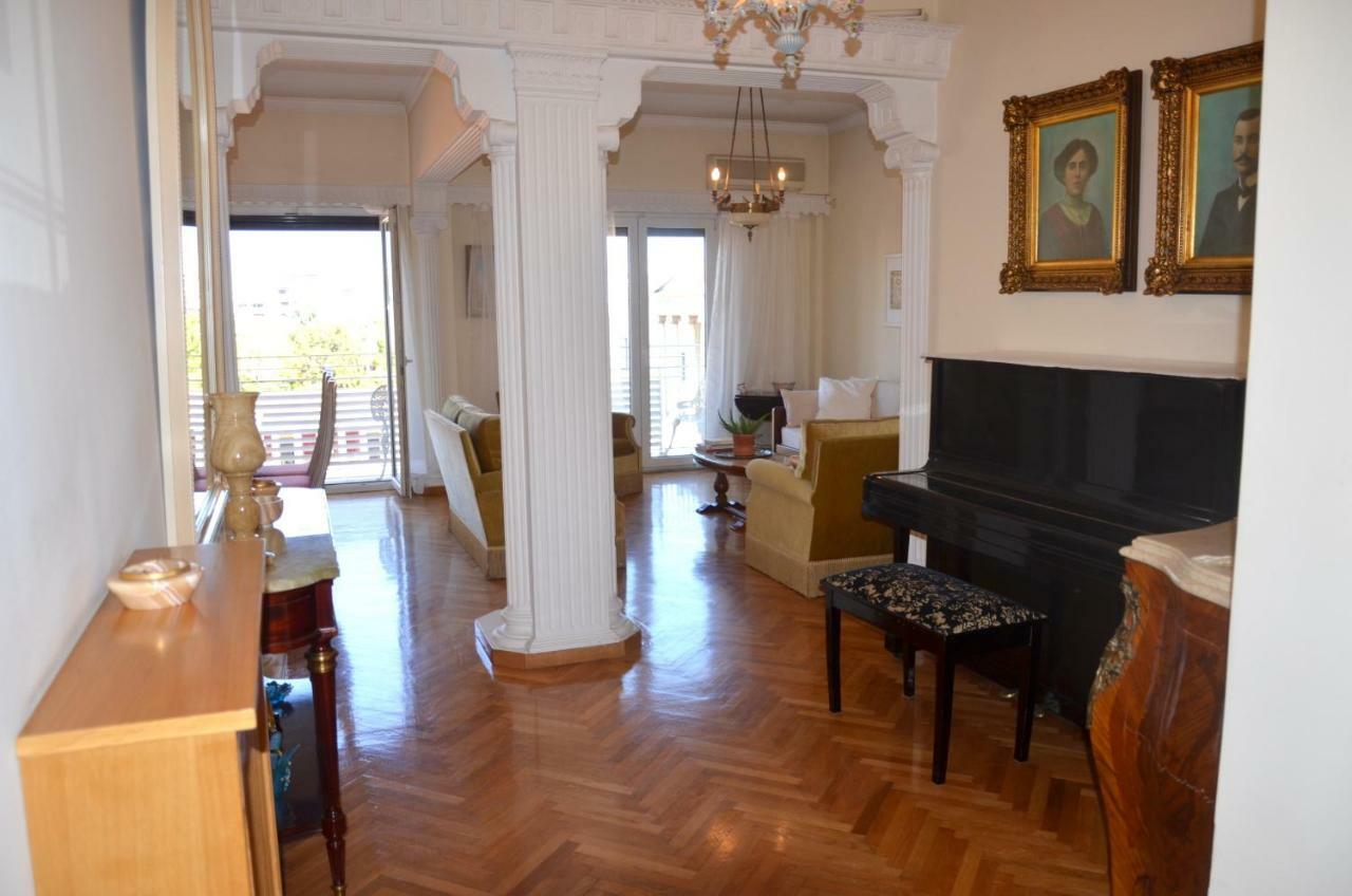 Retro Apartment At Trendy Exarcheia Атина Екстериор снимка